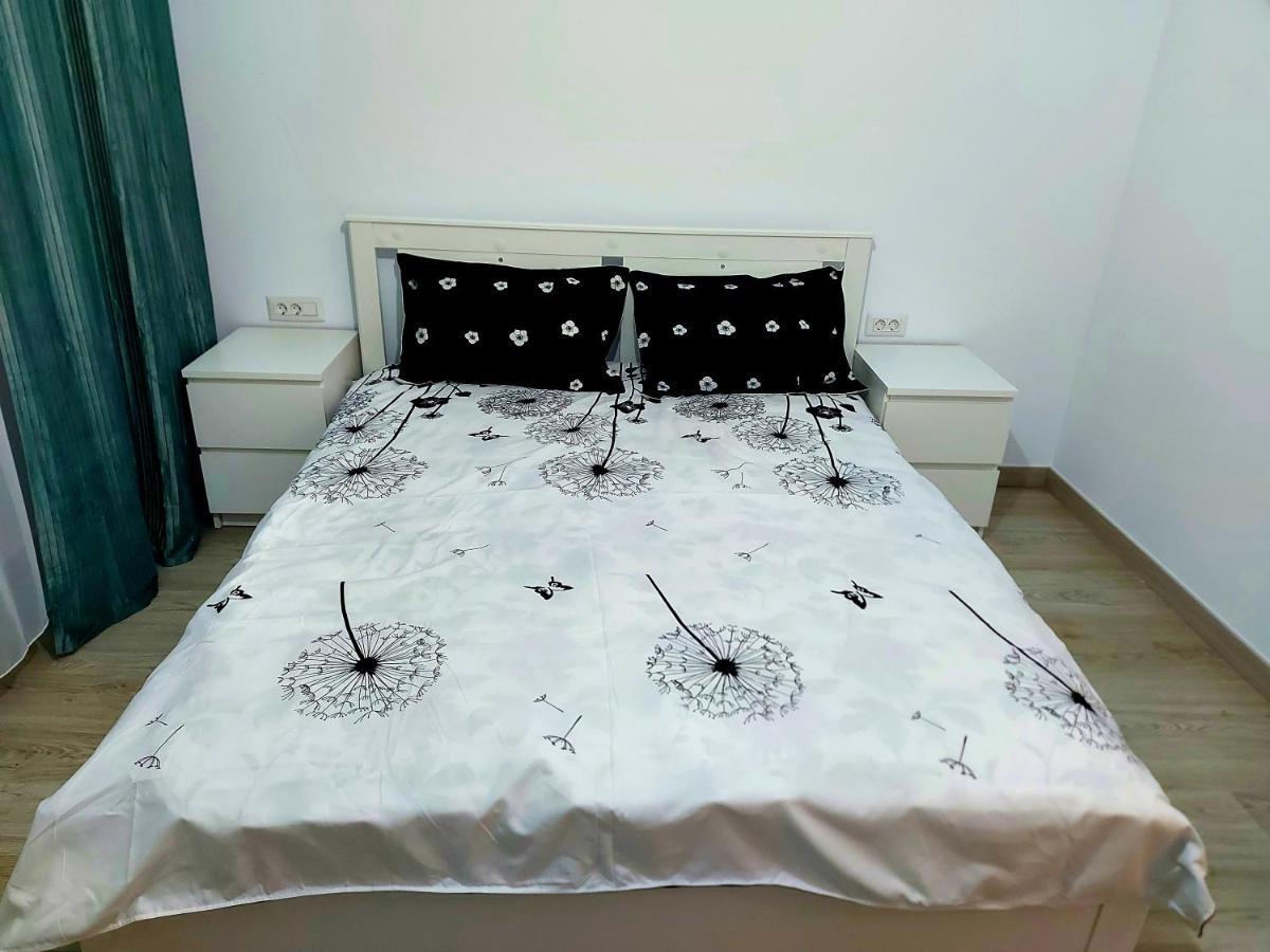 Black&White Suites Craiova Eksteriør bilde