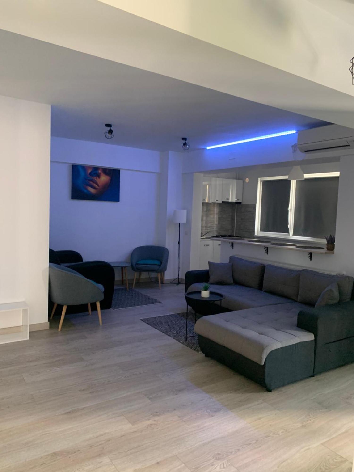 Black&White Suites Craiova Eksteriør bilde